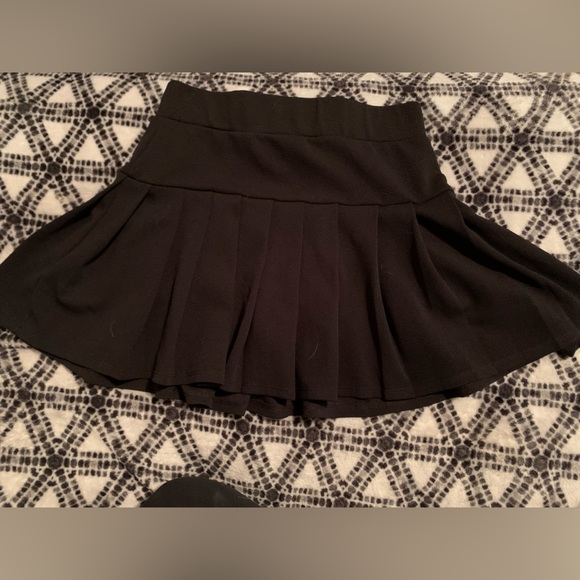 Black Paperroc mini skirt - Picture 2 of 2
